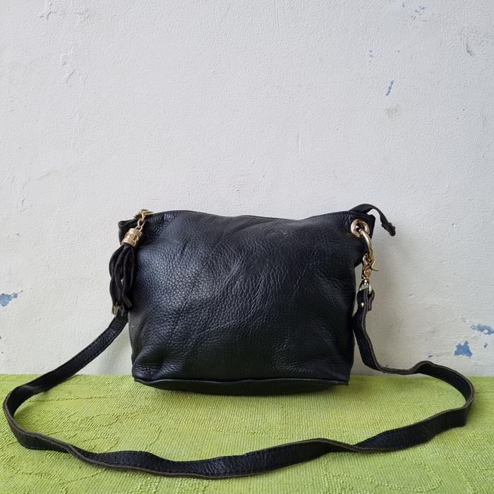 TAS SLING KULIT ASLI WANITA WHEREVER YOU GO I WILL GO WITH YOU SECOND BRANDED IMPORT BLACK