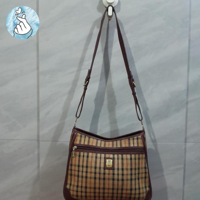 Tas Preloved DAKS London Sling bag
