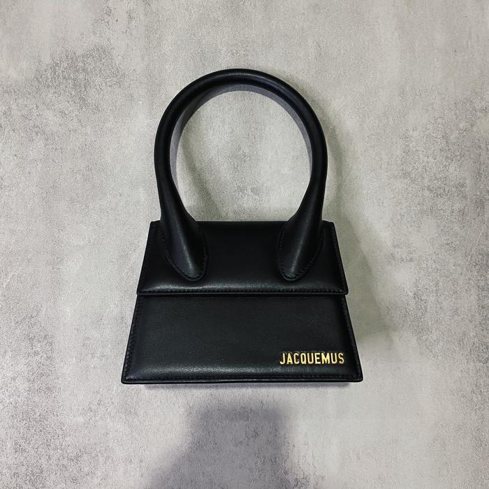 JACQUEMUS Le Chiquito Moyen Mini Bag