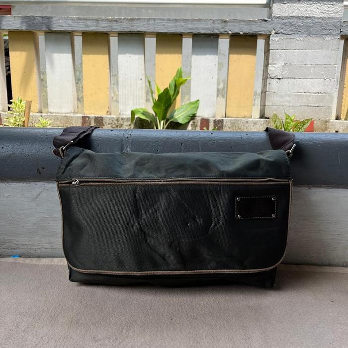 sling bag tas selempang massanger bag second tommy hilfiger pria wanita muat leptop untuk kerja seko