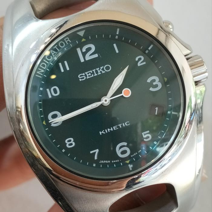 Vintage Seiko Kinetic green dial