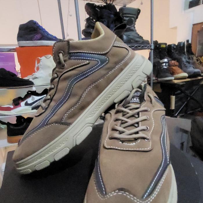 sepatu xiu xian size 43 coklat