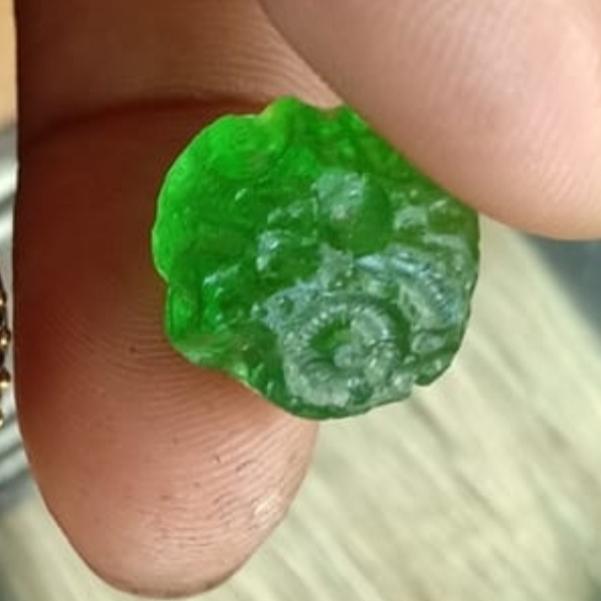 batu raw moldavite MOLDAVITE