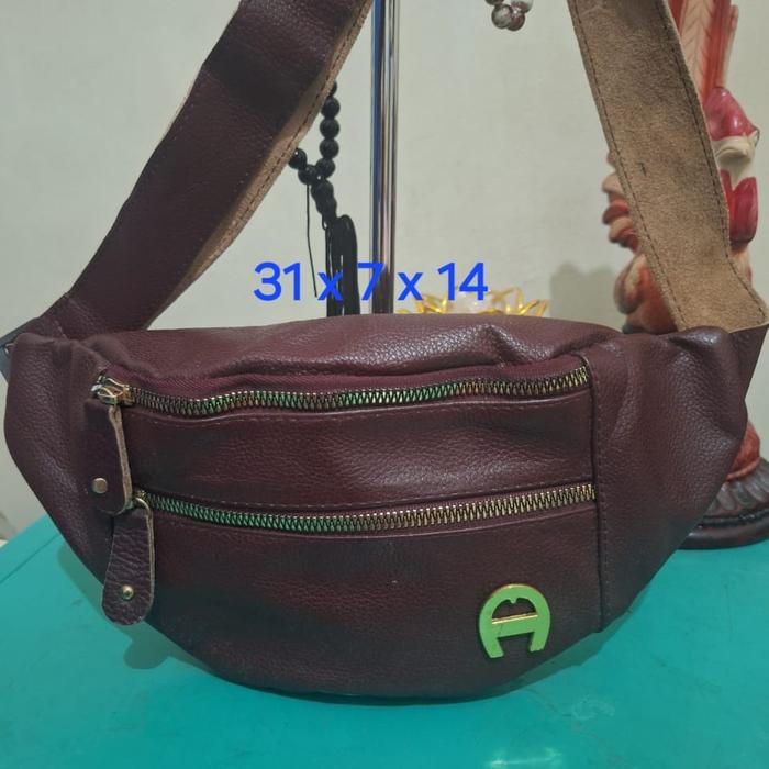 Tas branded aigner Merah maron kulit  Asli uk 31 x 7 x14 Limited edition Pemakaian pribadi