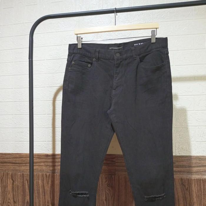 Saint Laurent D02 Skinny Ripped Denim Jeans