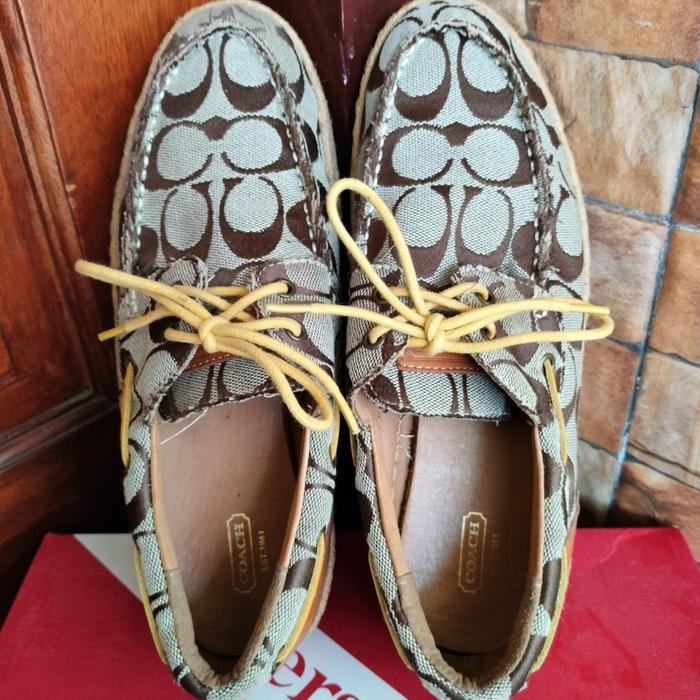 Sepatu Coach Slip On vintage brown