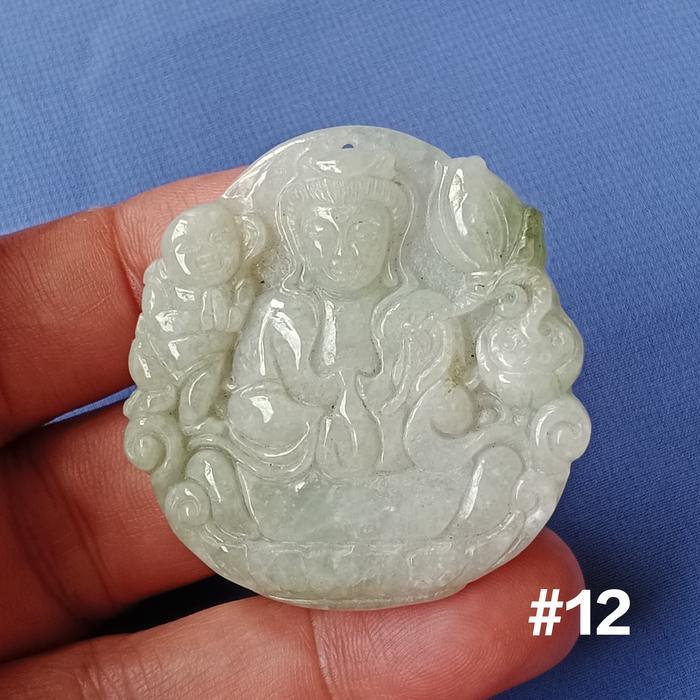 liontin dewi Kwan im, batu jadeite Jade,type A. burma. gem ud card IGS