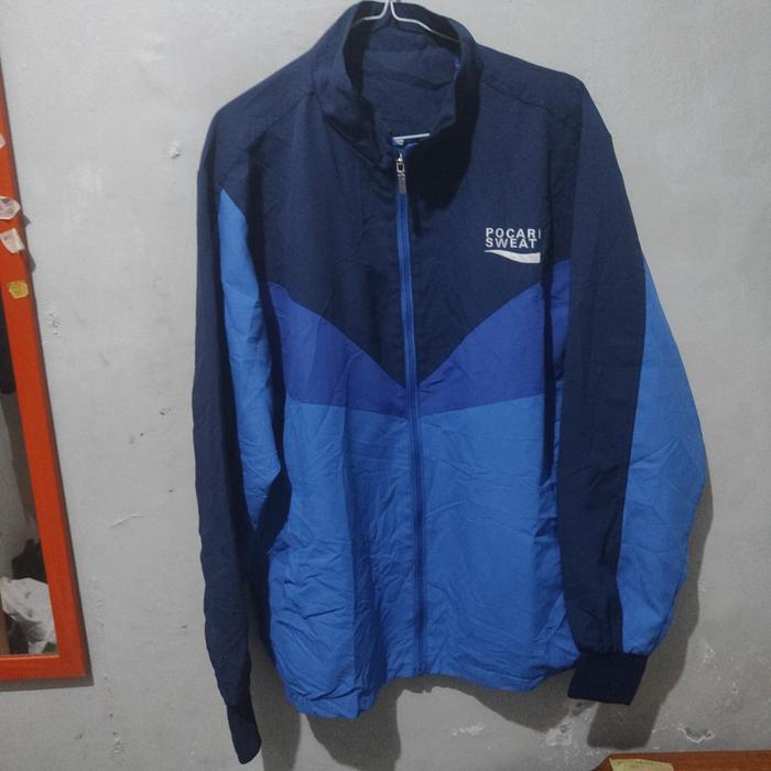Jaket wind breaker pocari sweat