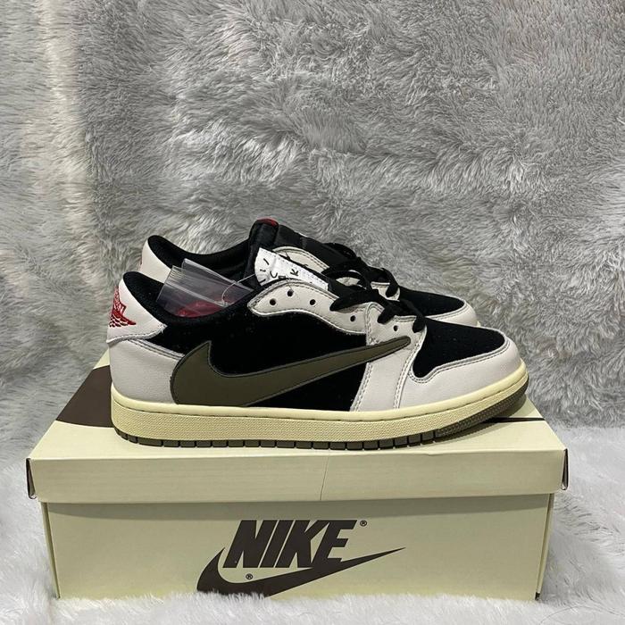 SNEAKERS TRAVIS SCOOT OLIVE