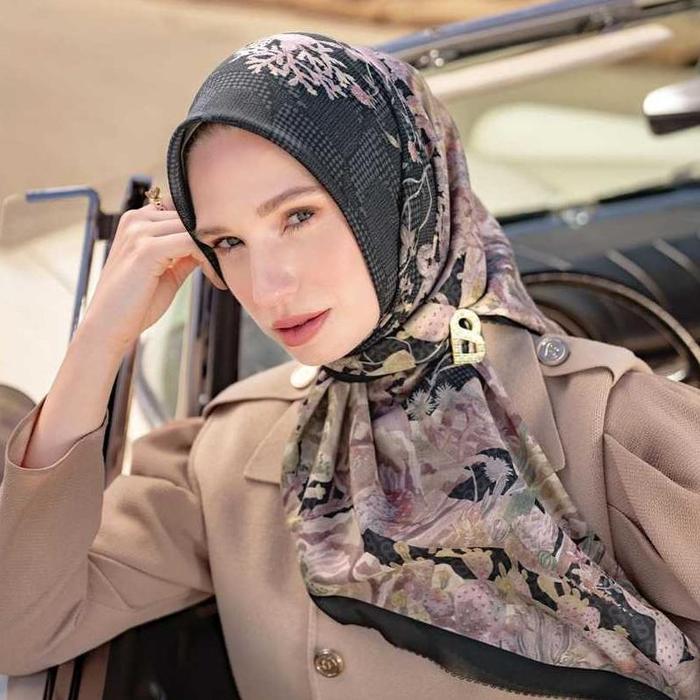 BISA ! BUTTONSCARVES YUCCA SERIES