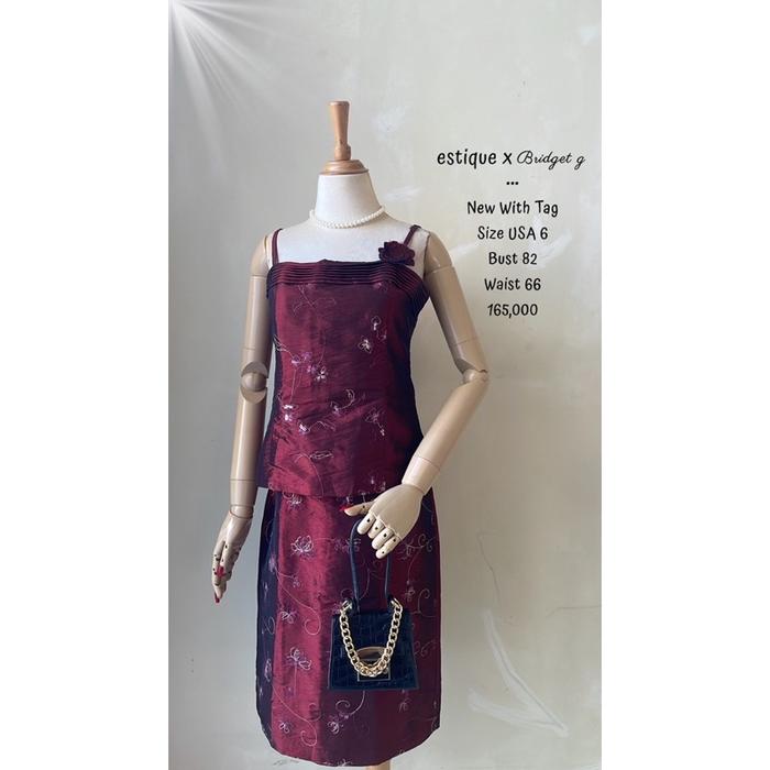 Setelan gaun gown pesta rok midi merah maroon satin bordir bunga estique x bridget g baru jual rugi 
