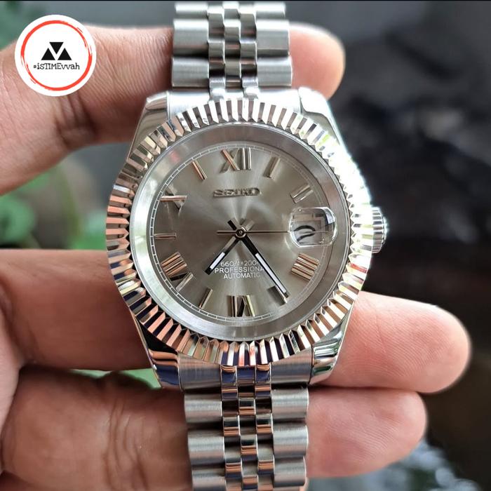 Seiko Datejust Silver Case