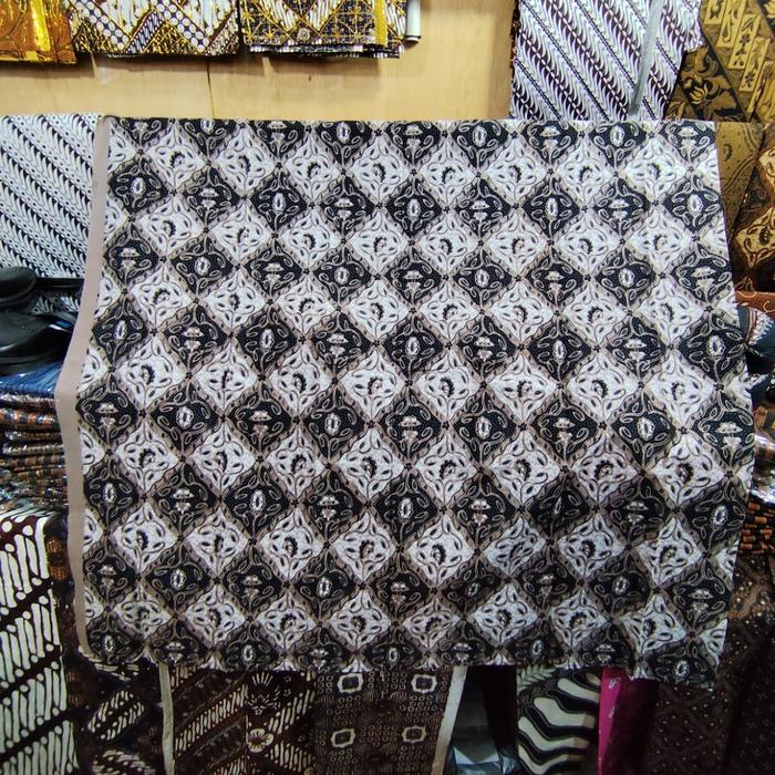 Kain batik motif sido derajat latar hitam solo