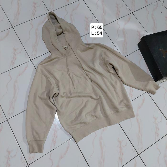 GU by Uniqlo Cream / Cappuccino Jacket Sweater Hoodie Jaket Preloved bekas second Not Gap