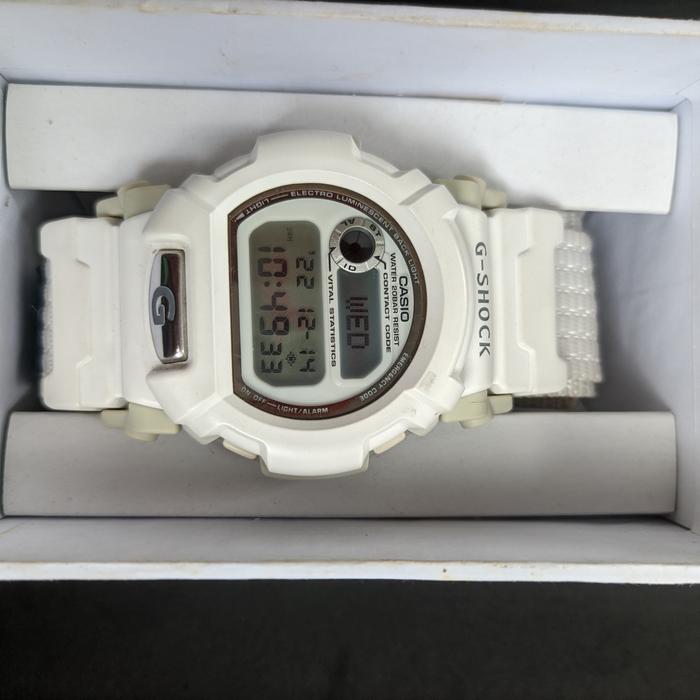 Rare item Casio Gshock dw097 codename white