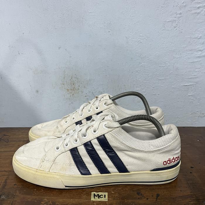 Sepatu second ori adidas neo label size 43
