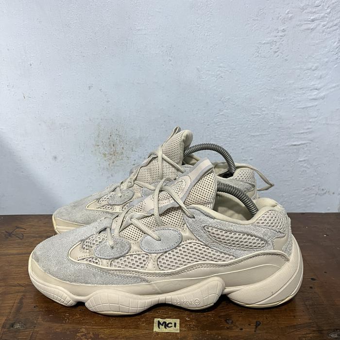 Sepatu second branded adidas yezzy 500 size 42