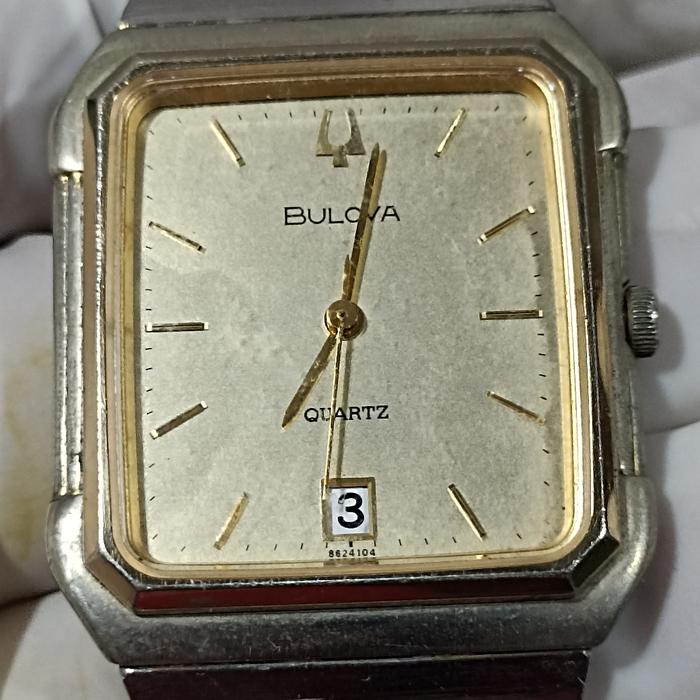 Jam tangan Pria Quartz Bulova Gold Dial Nice