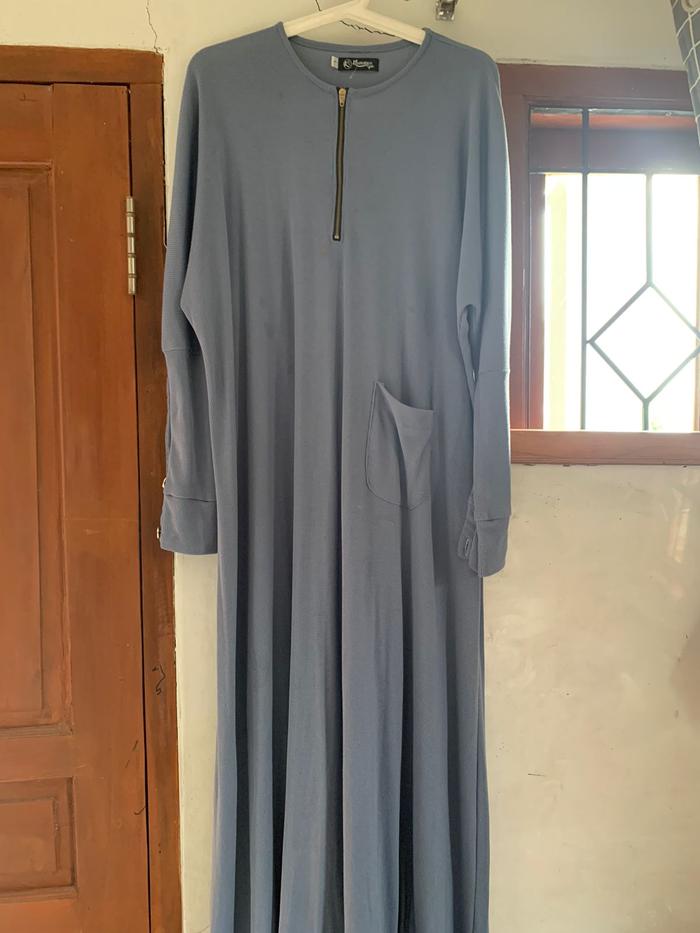 Khumaira Syar'i knit dress + Fatima khimar Atelier Angelina cornflower