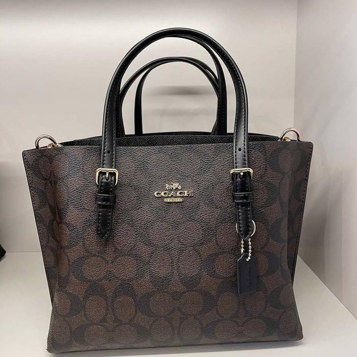 C*a*h Mollie Tote 25 Signature Black Sz.25x19x10cm