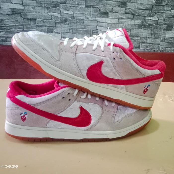 Second branded Authentic SB Dunk Low Strangelove size 46/30cm