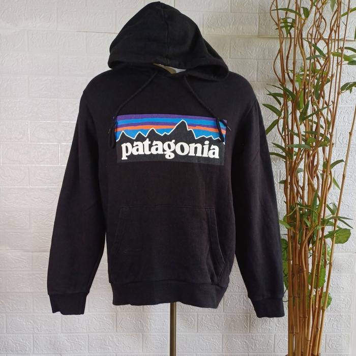 HOODIE PATAGONIA, SIZE M-L (SECOND BRANDED) HITAM PEKAT, PT185
