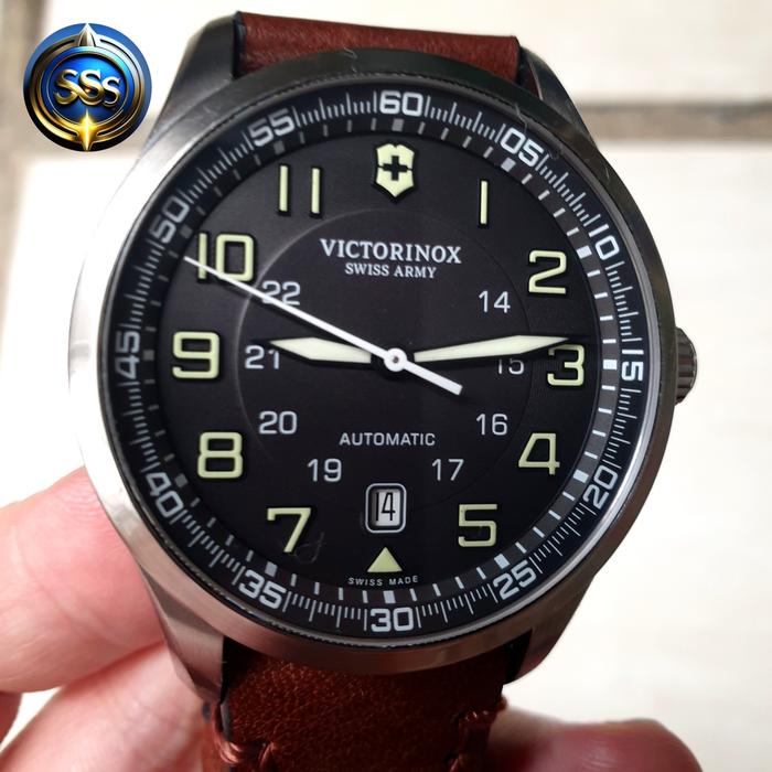 jam VICTORINOX AIRBOSS BLACK GREEN SECOND FULLSET