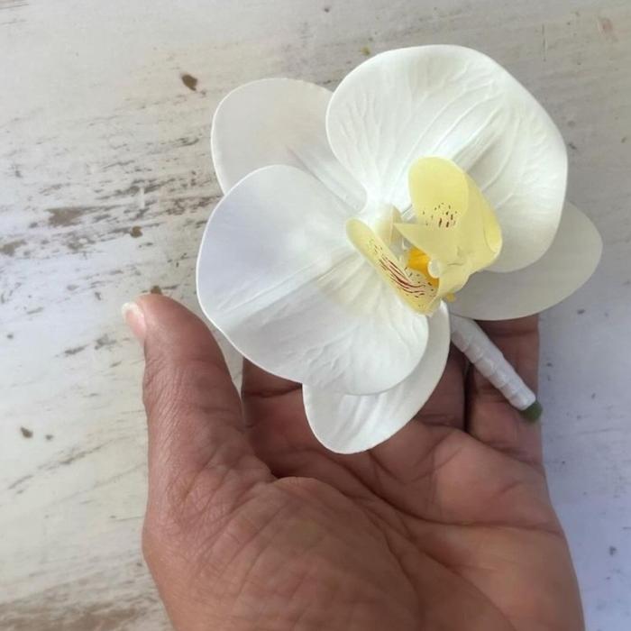 Orchid boutonniere / orchid corsage