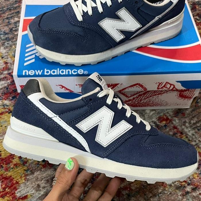 Sepatu Sneakers 996 V2 - Midnight Navy / White-Grey
