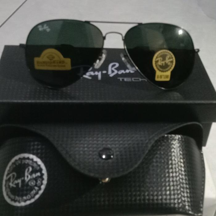 kacamata hitam pria wanita bL model y Clasik namun peka zmn.. nyaman di pakai frame y anti karat