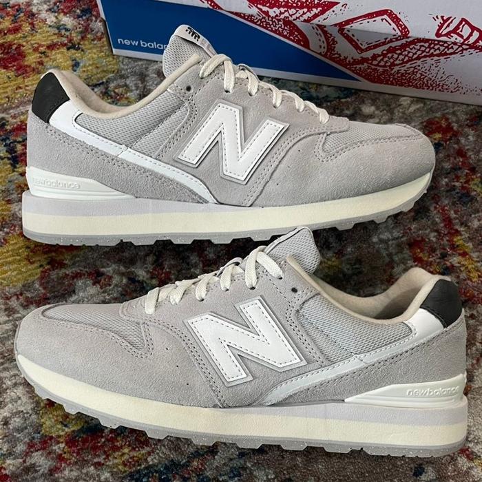 Sepatu Sneakers 996 V2 - Cool Grey / White