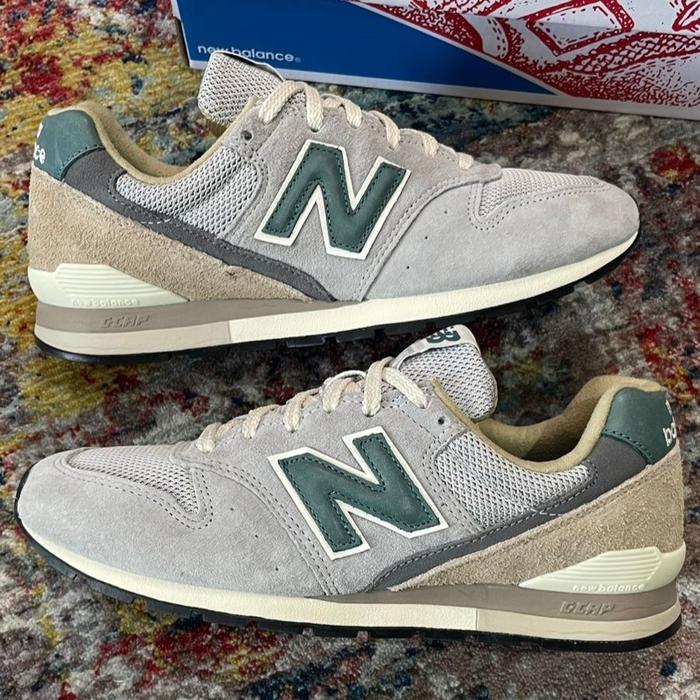 Sepatu Sneakers 996 V2 - Grey / Green-Vintage