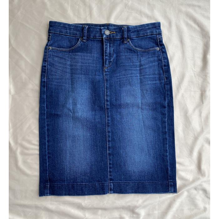 Preloved Branded Uniqlo Denim Midi Skirt Rok Denim Wanita Biru Navy