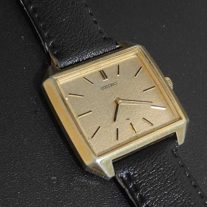 SEIKO CHARIOT 24J TANK REF.2220-3340 SNOWFLAKE DIAL Circa 1975 RARE