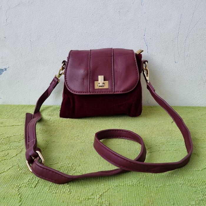 TAS SLING MINI WANITA BLUDRU MAROON SECOND IMPORT / TAS SELEMPANG KECIL WANITA