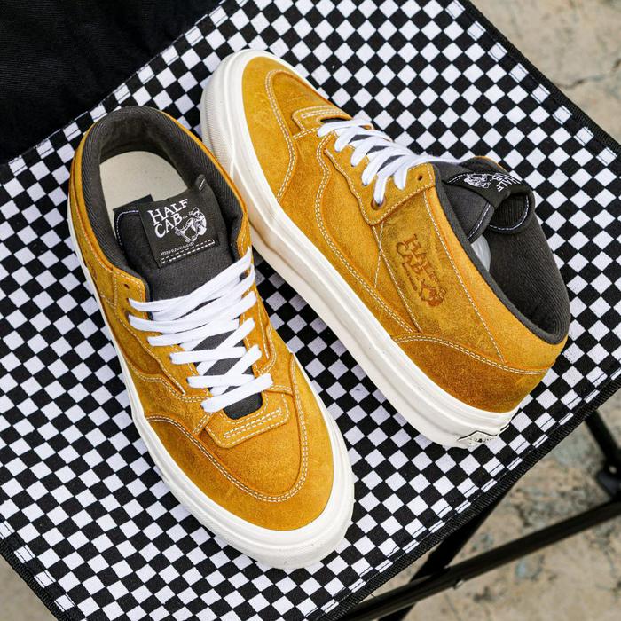 Sepatu Vans Half Cab Reissue 33 LX Wax Leather Golden Brown