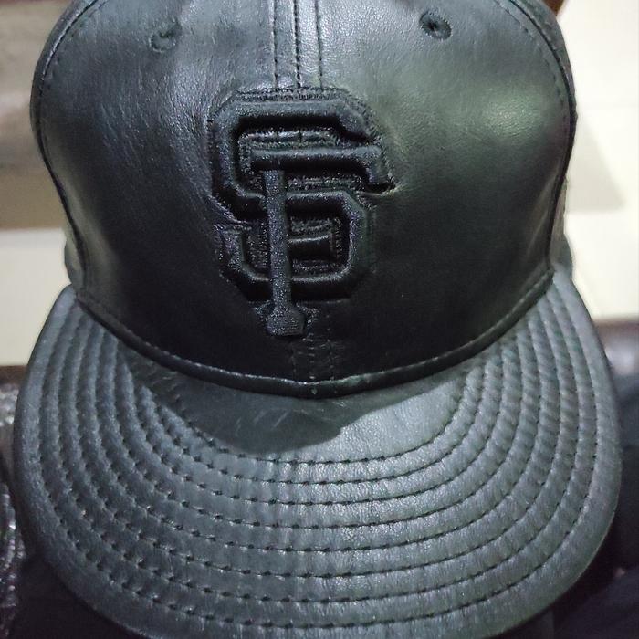 Topi Snapback New Era X MLB San Fransisco (SF) build up Size Rare item Black On Black Leather Sheep 