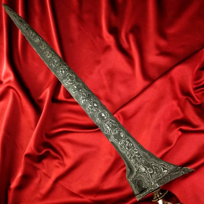 Keris Tilam Upih Pamor Melati Tumpuk Tangguh Tuban Pajajaran Sepuh Tua