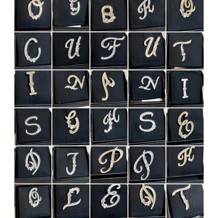 READY BISA GOSEND! BUTTONSCARVES ALPHABET BROOCH