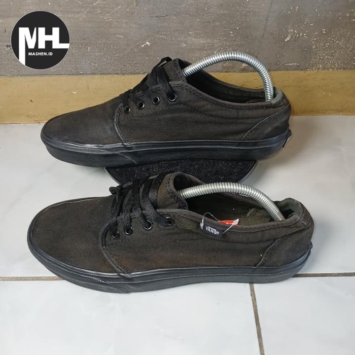 Sepatu Vans Chukka Low Black