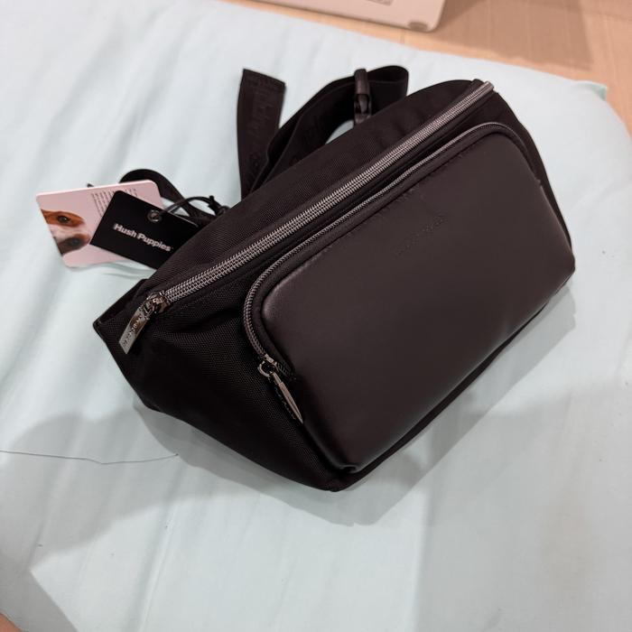 Hush Pupies Kano Waist Bag original New (Never been Used with tag)