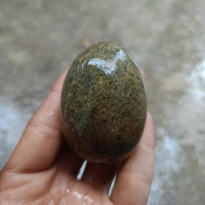Batu Telur Antik Unik Peninggalan Lawasa