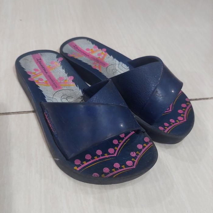 PRELOVED SENDAL SEPIT IPANEMA ANAK PEREMPUAN ORIGINAL