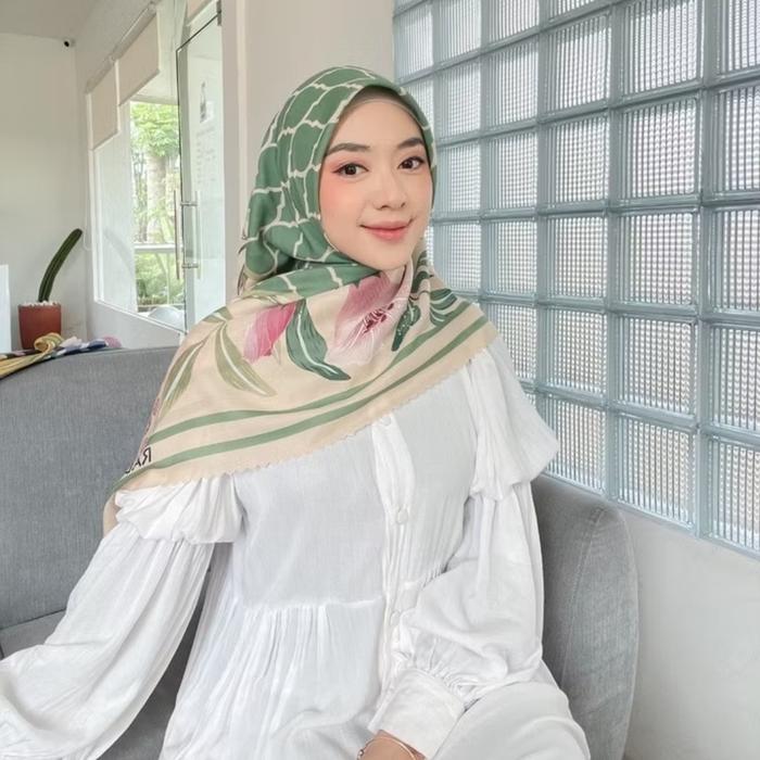 Radwah Original - Premium Carmen Scarf - Scarf Motif - Hijab Segi empat - Scarf Printing - Voal Prin