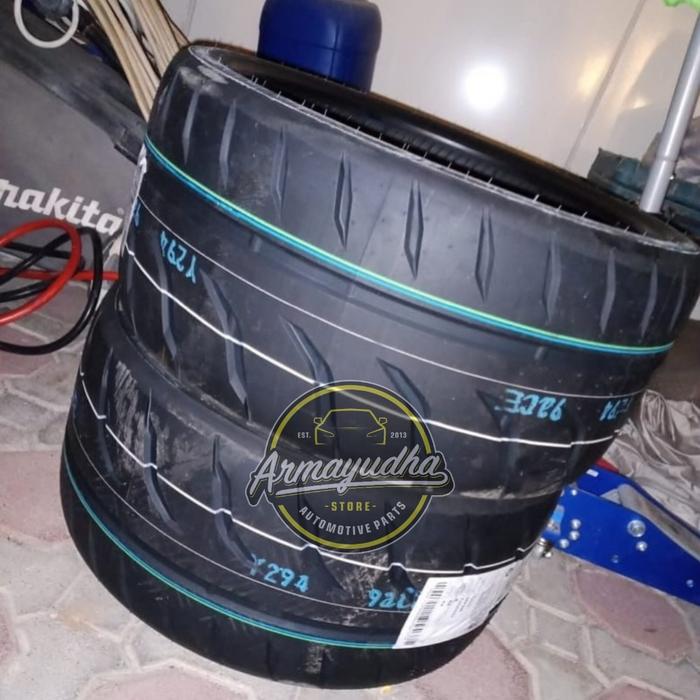 Ban semi slick Toyo R888R 265/35 R18 Original Japan