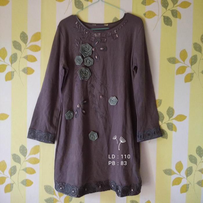 Thrift kaos semi tunik bunga renda