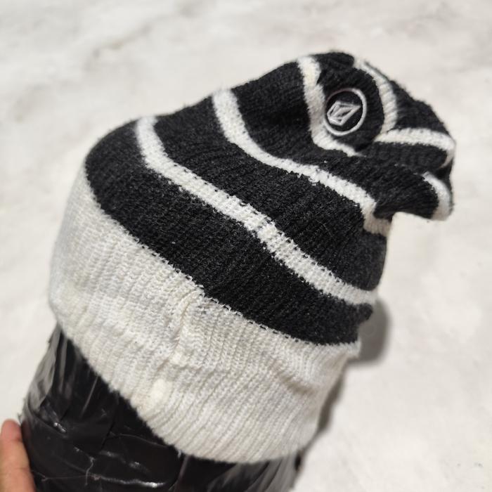 topi beanie kupluk rajut volcom salur bekas