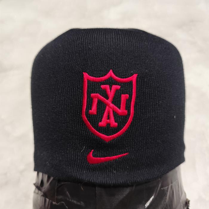 topi beanie kupluk rajut nike hitam  logo merah bekas