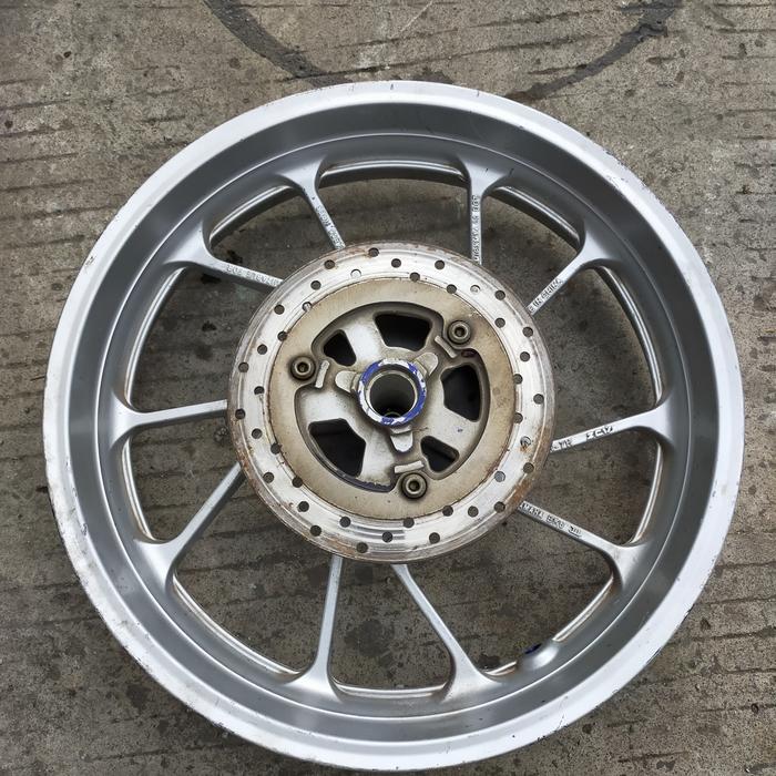 velg belakang yamaha r15 v3 /v4