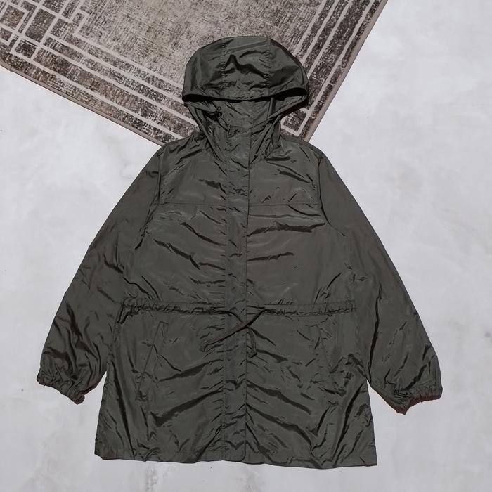 Jaket Parasut Parka UNIQLO Preloved